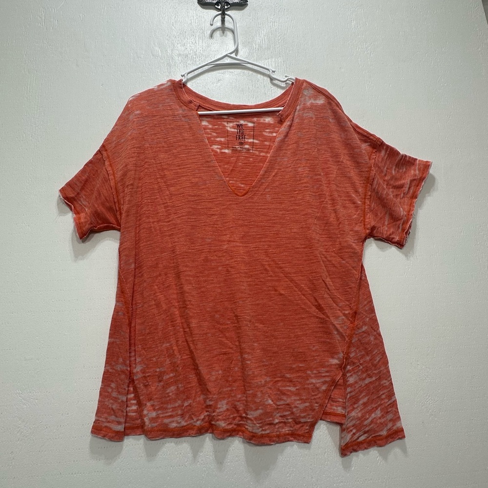We The Free Size XS Oversized Distressed Washed Coral V-Neck Women's Top